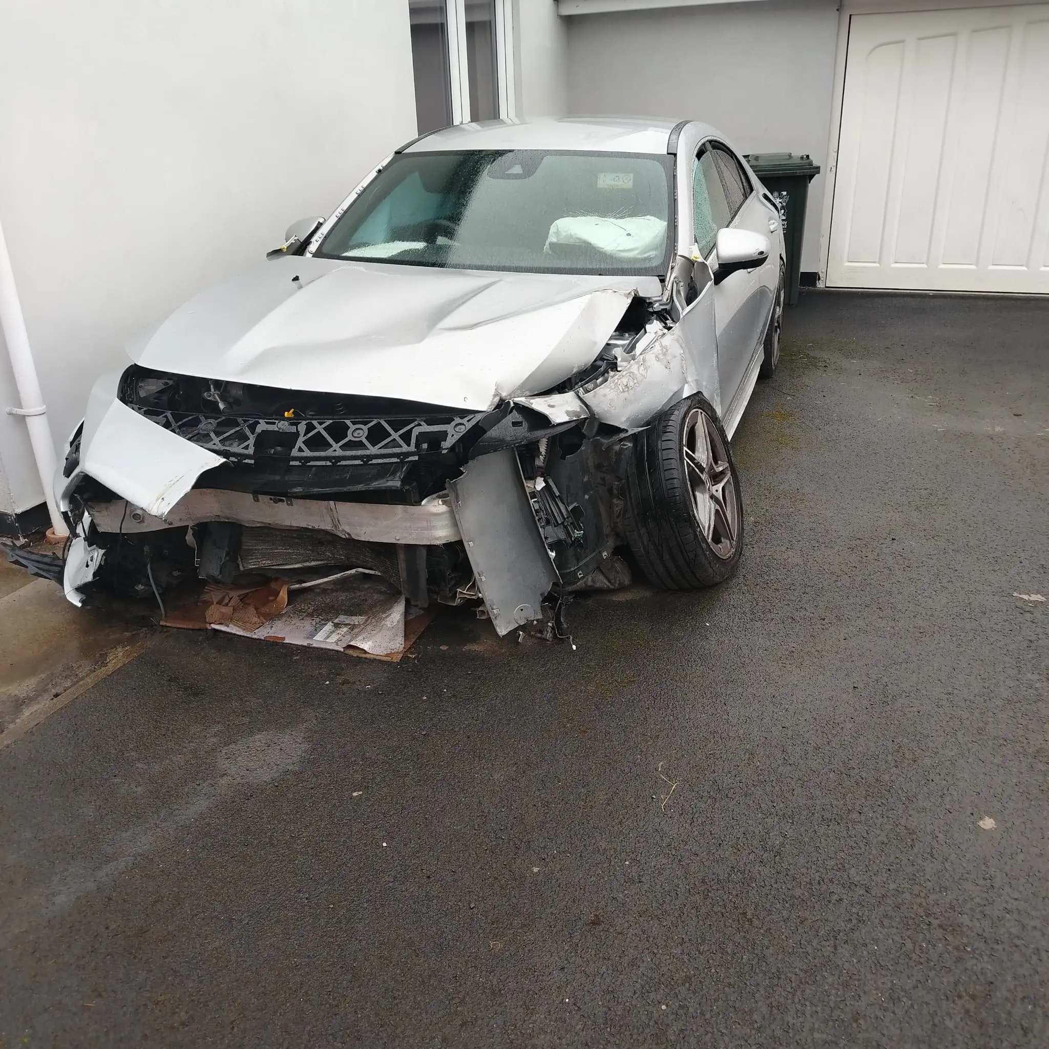 Accident recovery in Huddersfield by SLK Recovery 1