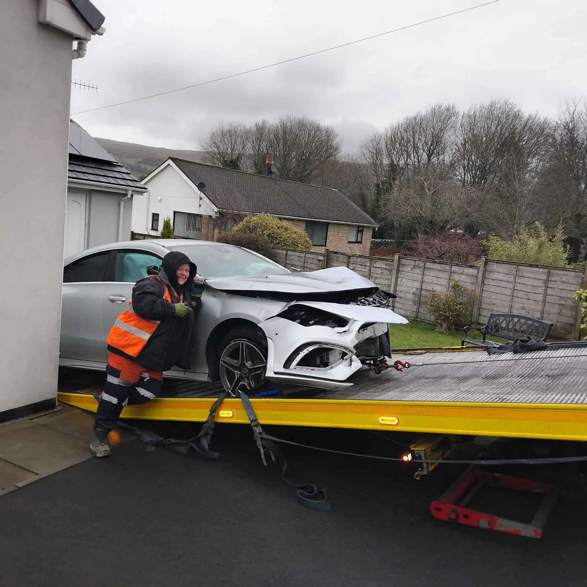 Accident recovery in Huddersfield by SLK Recovery 5