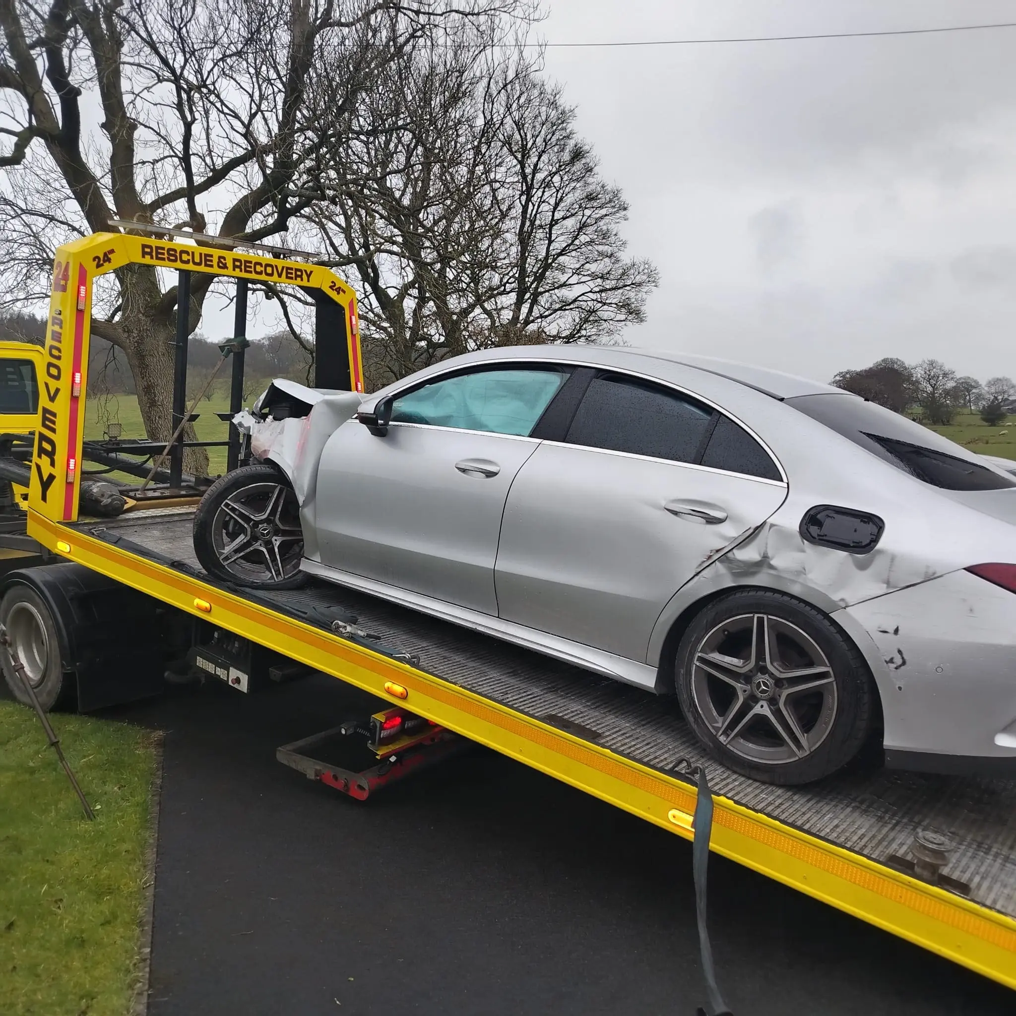 Accident recovery in Huddersfield by SLK Recovery 6